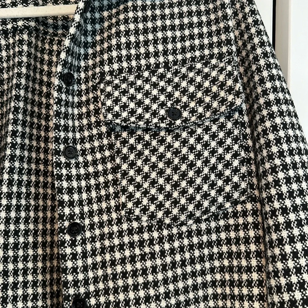 Express Shacket - Picture 3 of 3